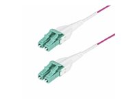 StarTech.com 15m (49.2ft) LC/LC (UPC) OM4 Multimode Fiber Optic Cable - Patch-kabel - LC/UPC duplex multimode (hane) till LC/UPC duplex multimode (hane) - 15 m - 1.6 mm - fiberoptisk - duplex - 50/125 mikron - OM4 - OFNR - startkabel - erika-violett OM4RLCLC15M